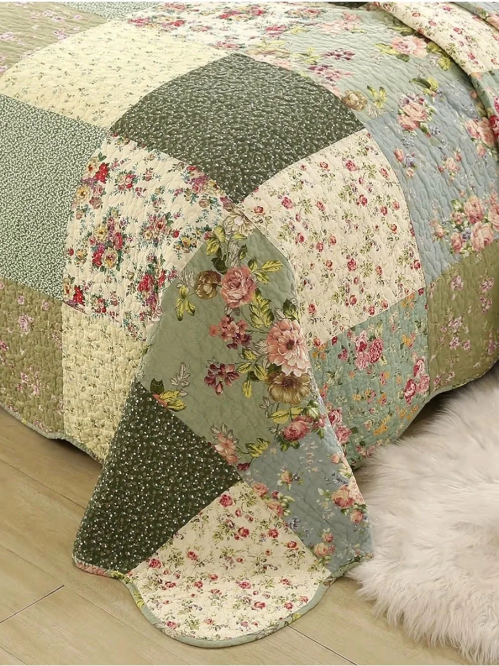 Floral Patchwork Quilt Set in Sage Green - Home Bedding by VCTOP